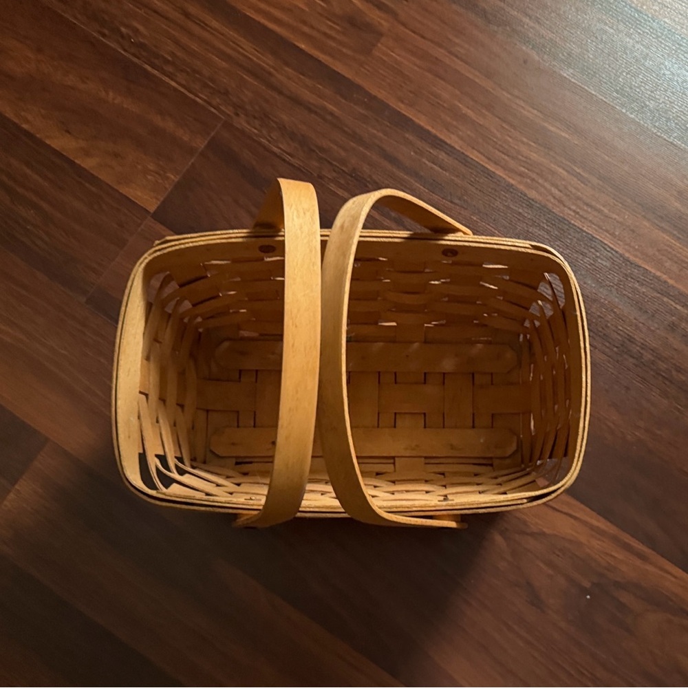 Longaberger Tan Woven Storage Basket with Lid